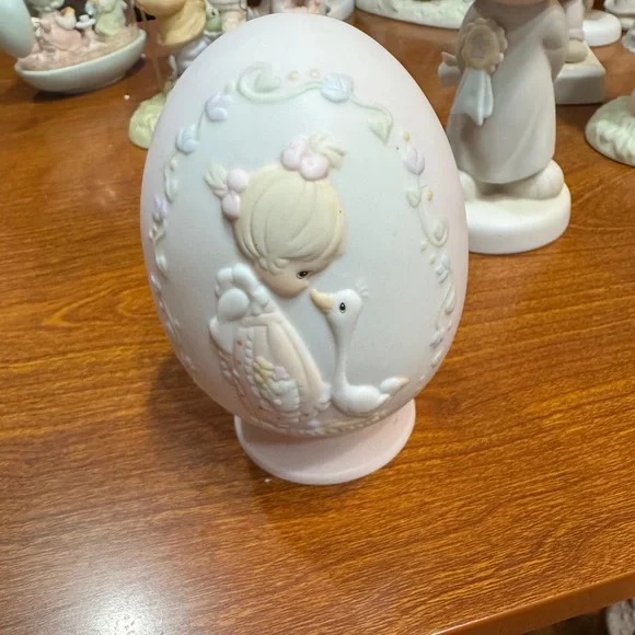Precious Moments Pale Pink Porcelain Egg Figurine with Embossed Floral Accents - Picture 2 of 2